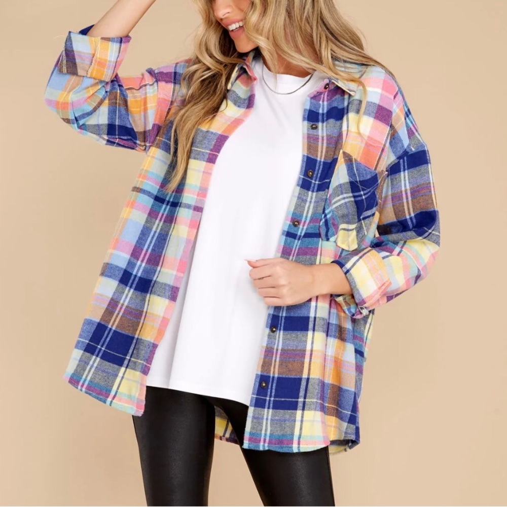 Blue multicolored print flannel top.